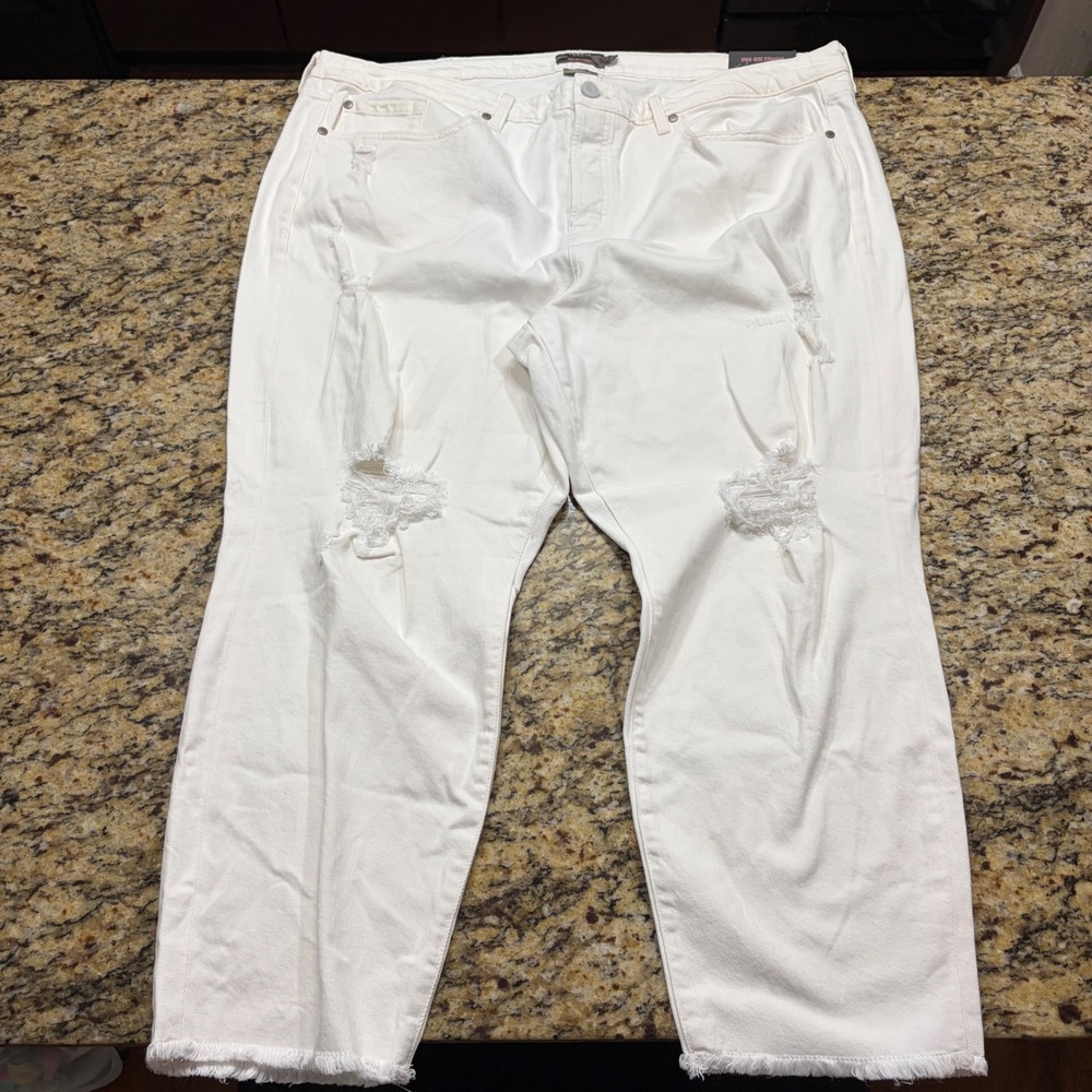 NEW Torrid High-Rise Straight Distressed White Jeans Plus Size 24R Raw Hem ws